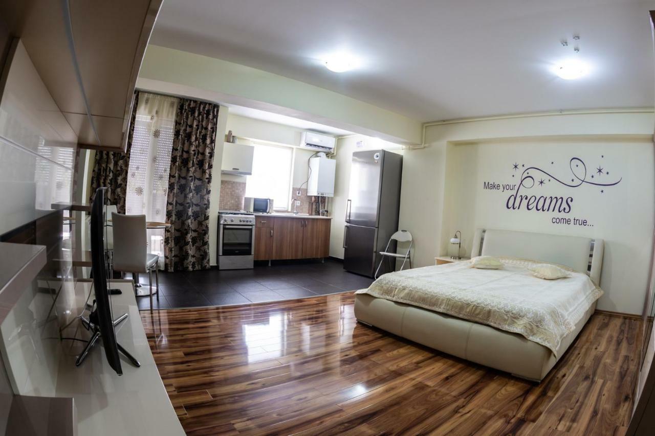 Luxury Radox Apartment Airport Bucharest โอโตเปนี ภายนอก รูปภาพ