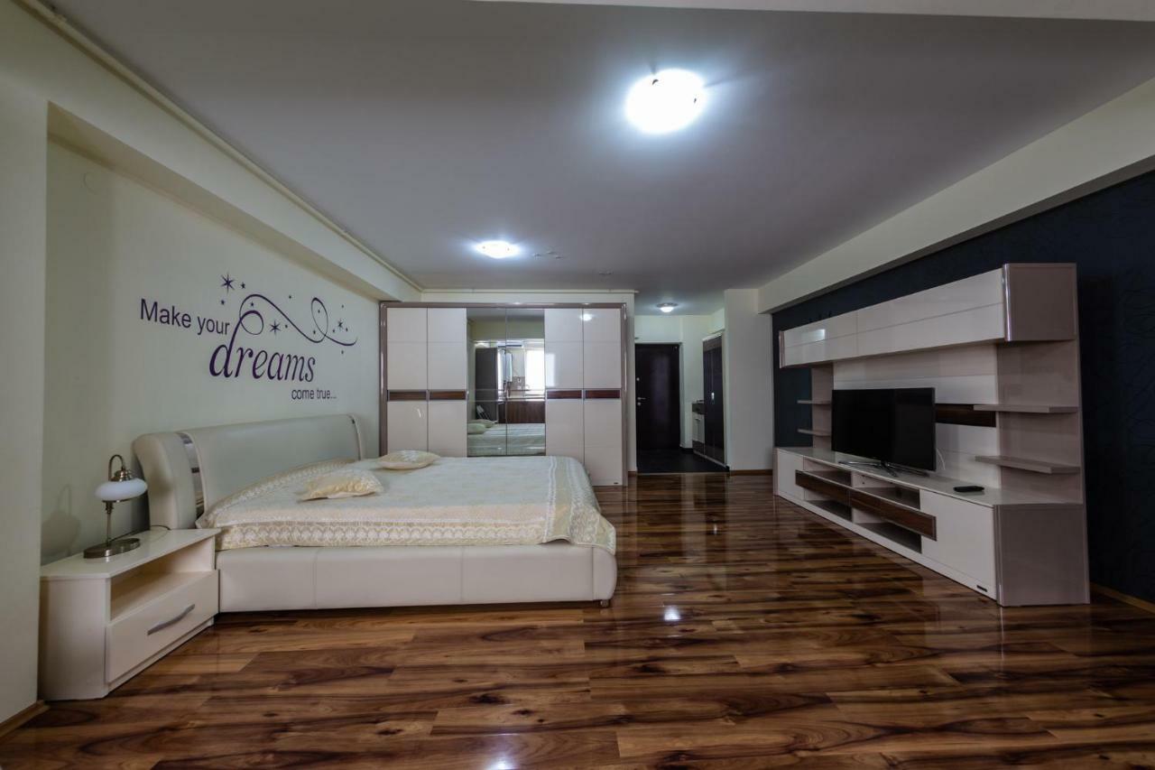 Luxury Radox Apartment Airport Bucharest โอโตเปนี ภายนอก รูปภาพ